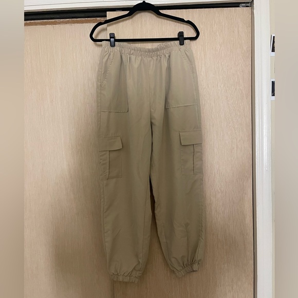 SHEIN Curve Women’s Cargo Pants - Picture 1 of 3